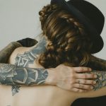 Tatuoinnin omaksuminen: Juutalaiset perinteet ja moderni tatuointi